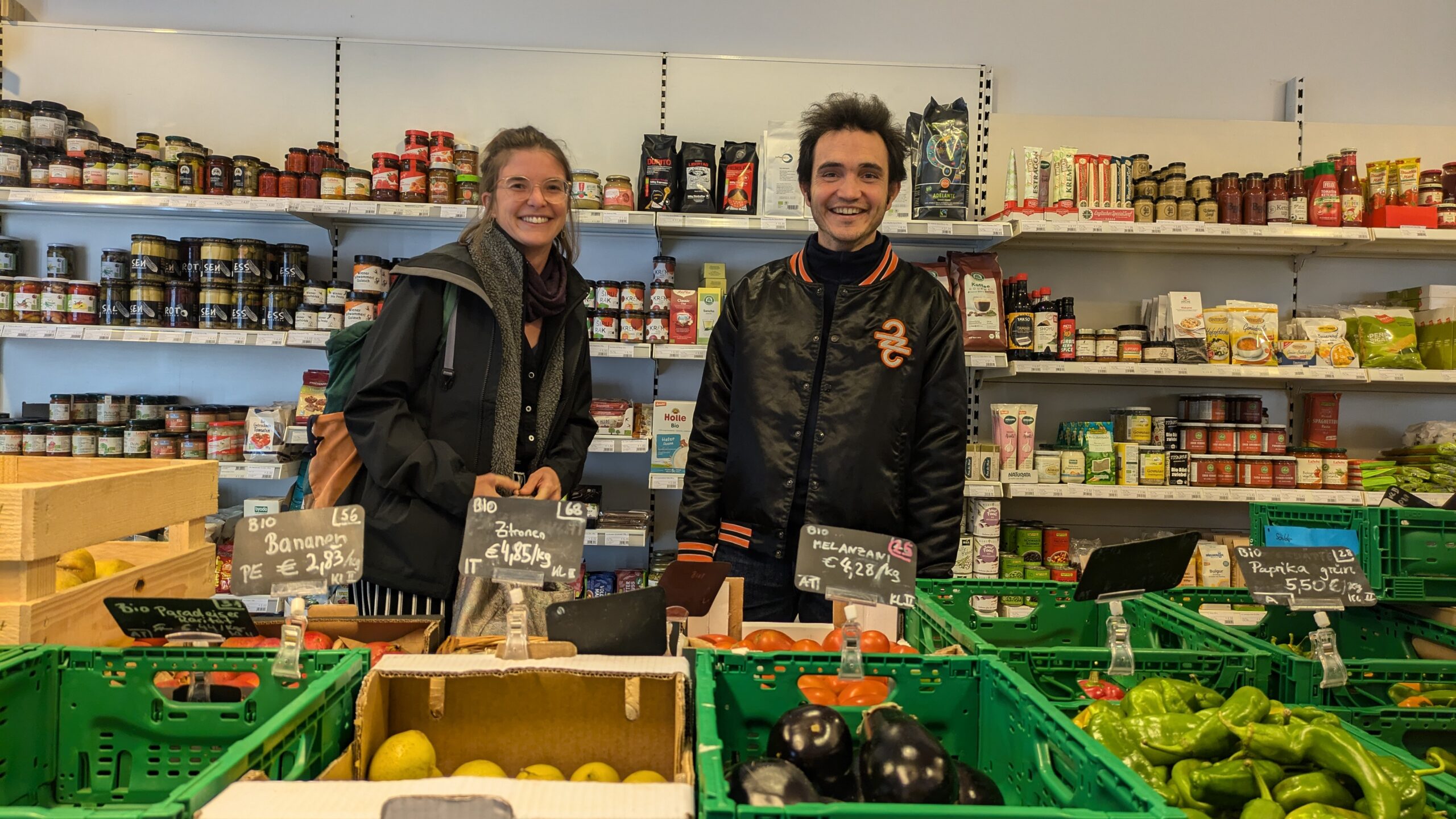 Elli und Alex im Minimarkt