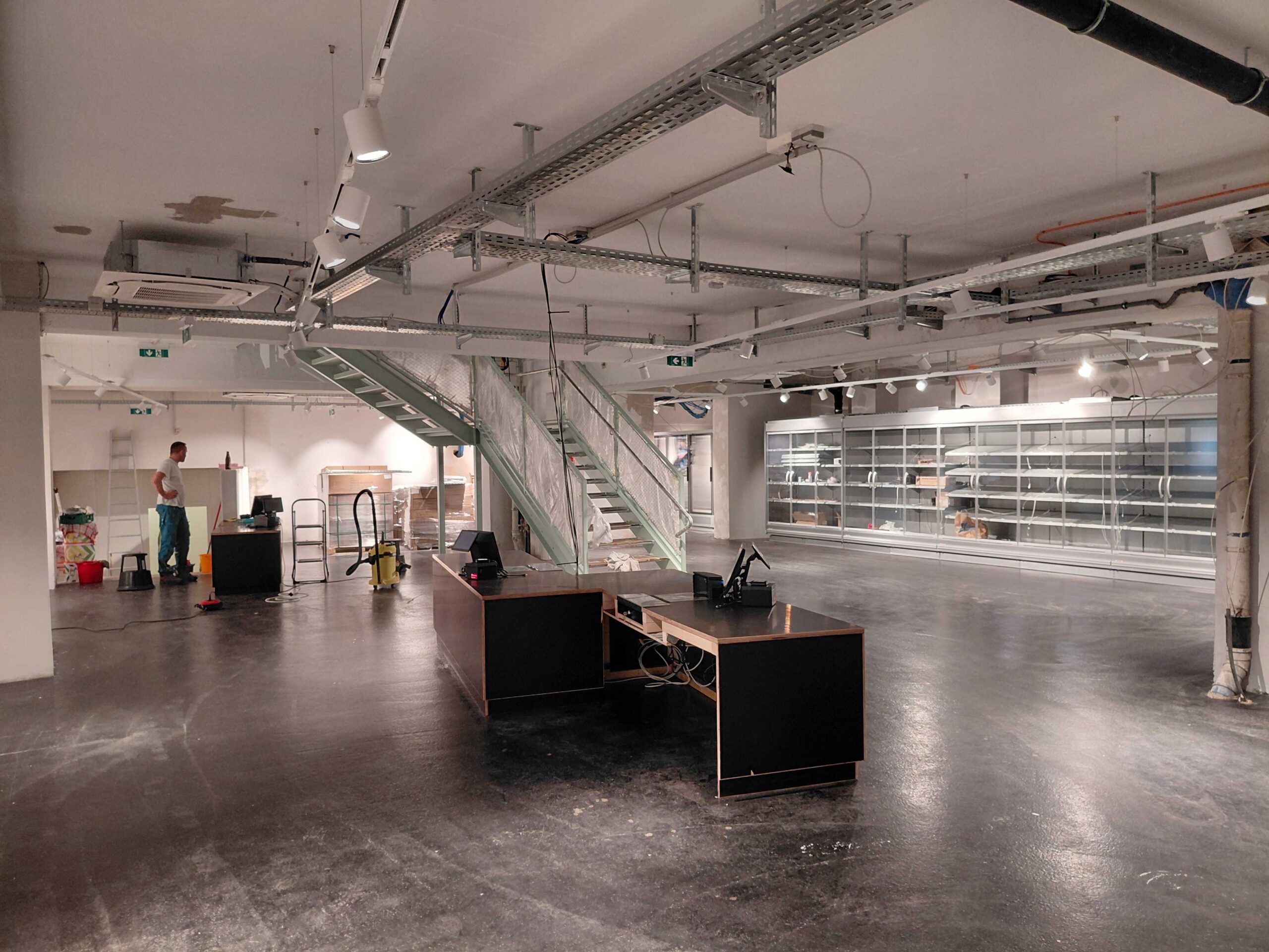 supermarkt fast fertig in baustelle